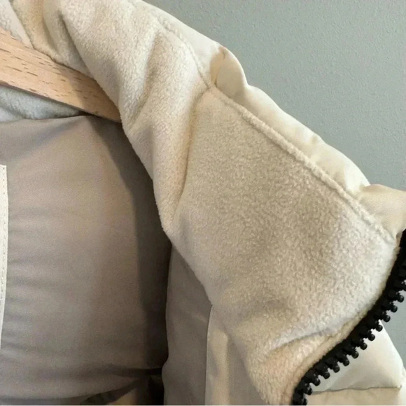 A&F Mens Ultra Collection Puffer Nylon Jacket Ivory Water Wind Resistant M - Picture 7 of 12